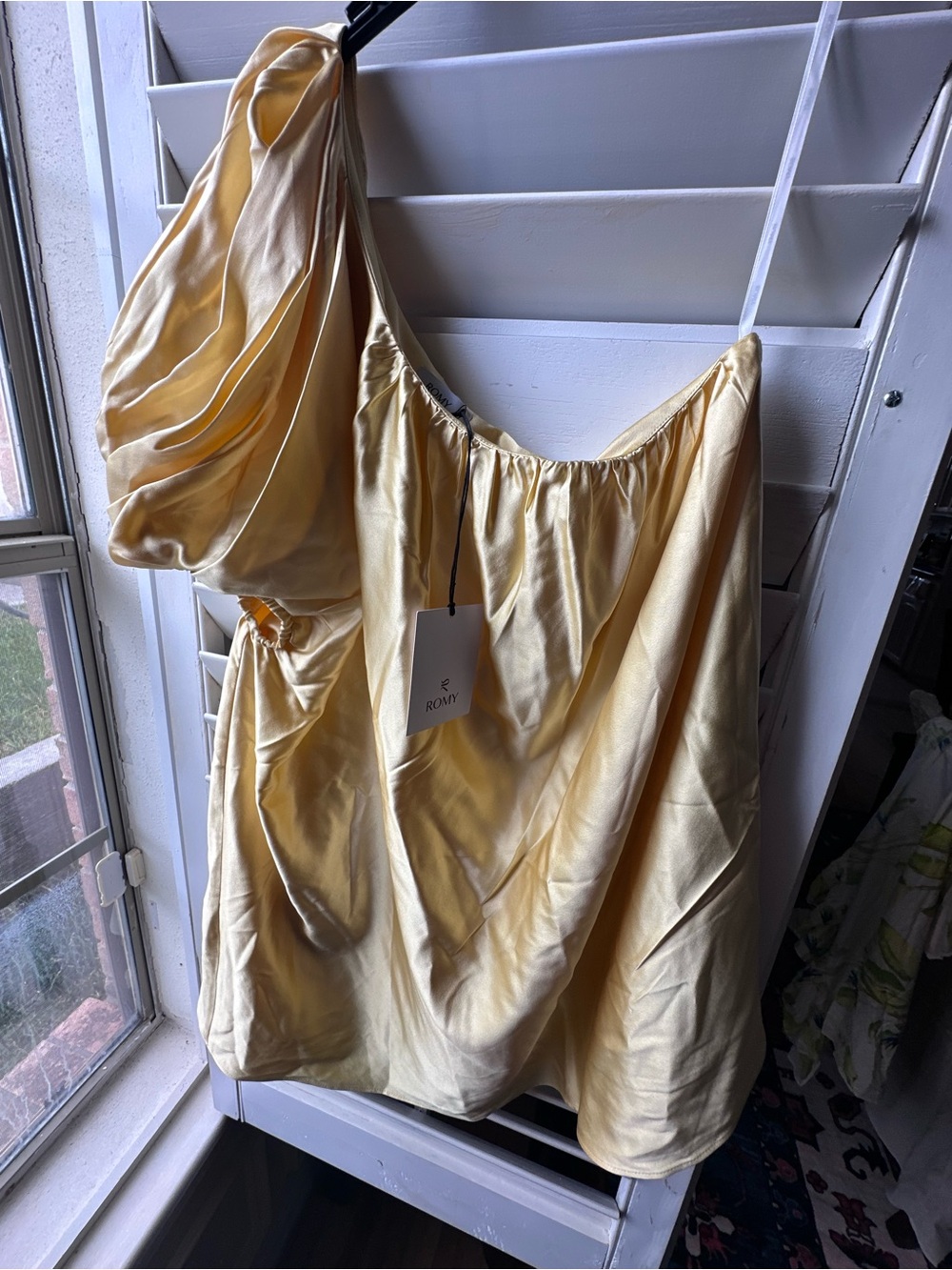 Romy Silk One-Shoulder Top in Pale Yellow